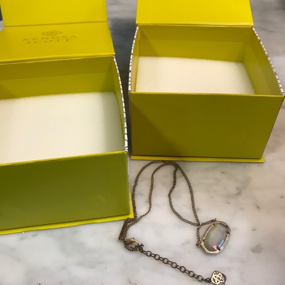Vintage Kendra Scott Necklace with 2 Boxes - Picture 4 of 12